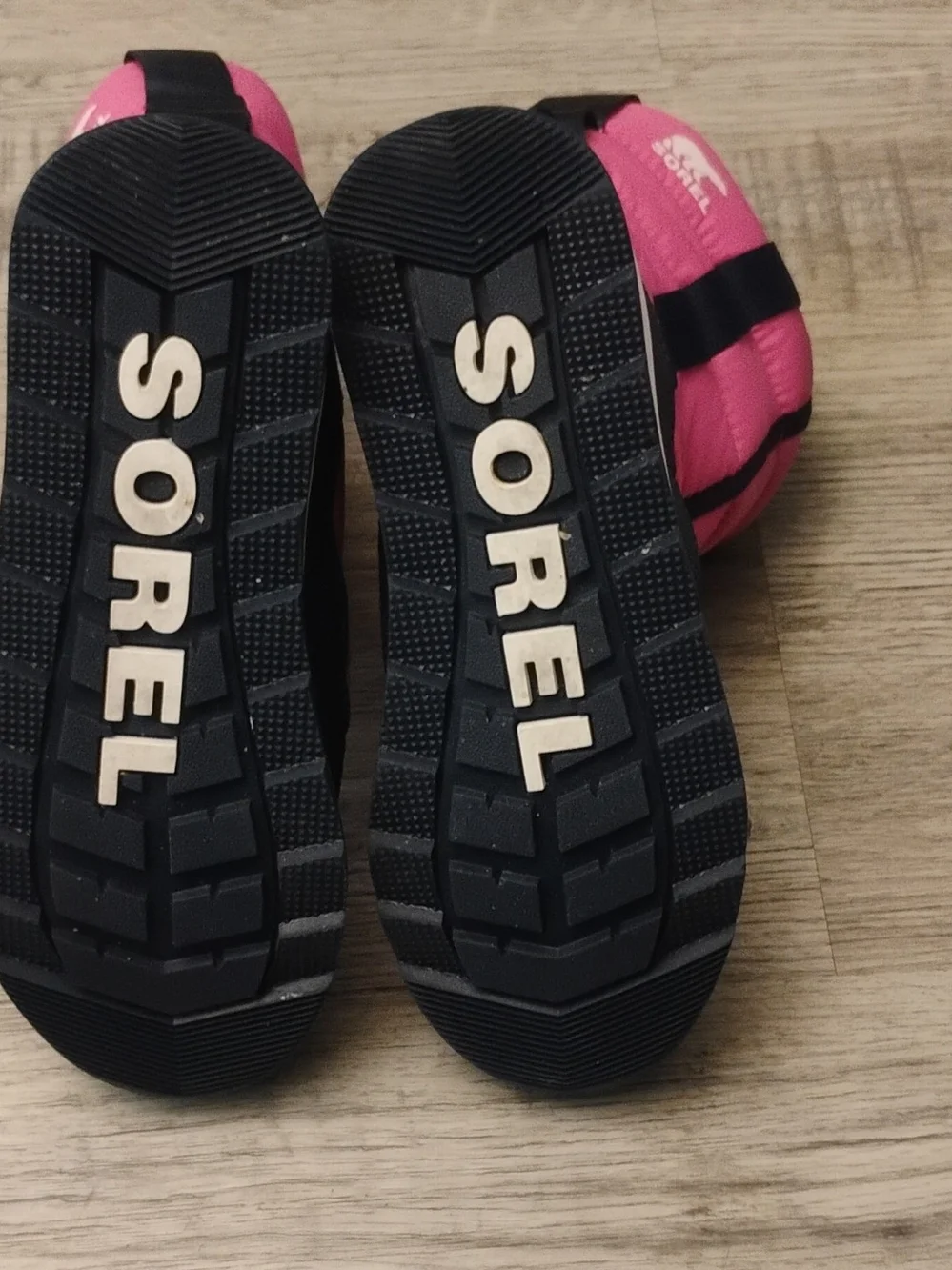 Sorel Kids Pink and Navy Puffer Winter Boots Size 4